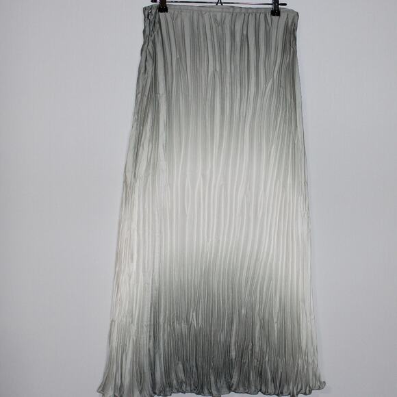 CHICO’S Light Green Maxi Skirt Size 1.5 - Picture 3 of 4